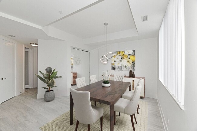 Building Photo - 1 Edgewater Dr