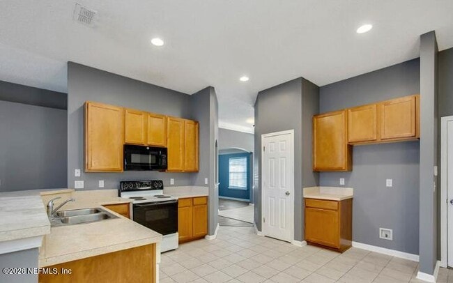 Building Photo - 10068 Garden Lake Ct