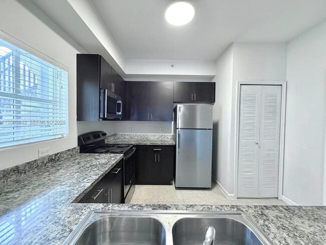 Foto del edificio - 3429 W 80th St