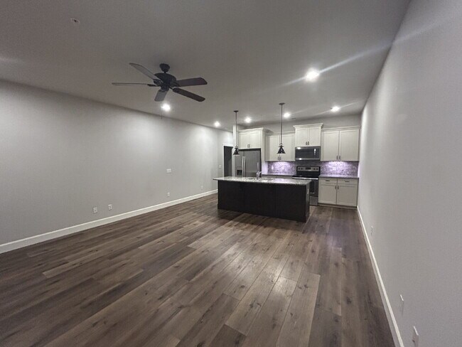 Foto del edificio - 1 BD 1 BA CONDO AVAILABLE AT PEACEFUL CYPRESS RIDGE LOCATION