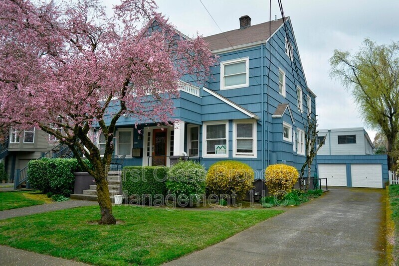 Primary Photo - 1811 NE Halsey St