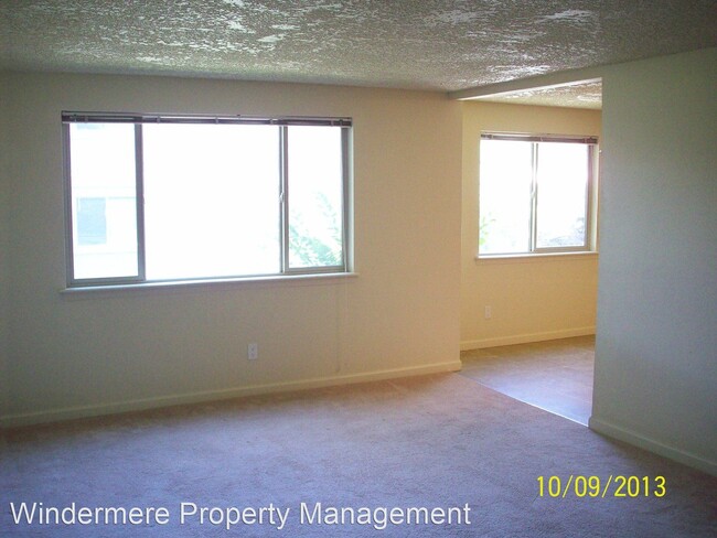 Building Photo - 2 br, 1 bath House - 1928 J St, Apt. 106