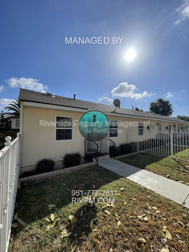 Foto del edificio - 24146 Atwood Ave