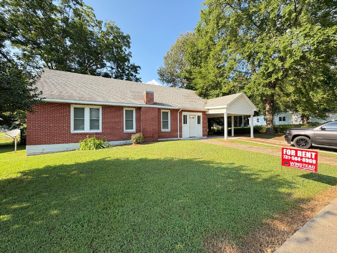 Foto principal - 239 E Main St
