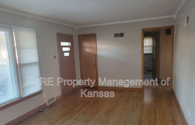 Building Photo - 1635 SW Burnett Rd