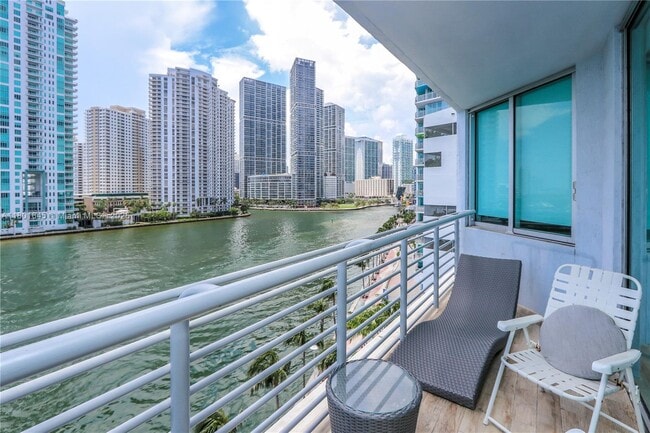 Building Photo - 335 S Biscayne Blvd