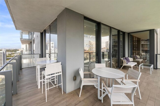 Foto del edificio - 88 SW 7th St