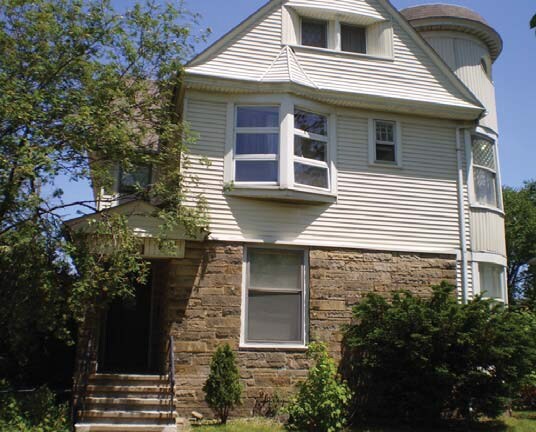 Building Photo - 705 W Market St