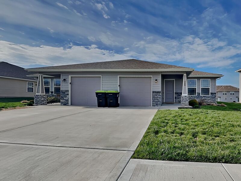 Foto principal - 208 SW Sunflower St
