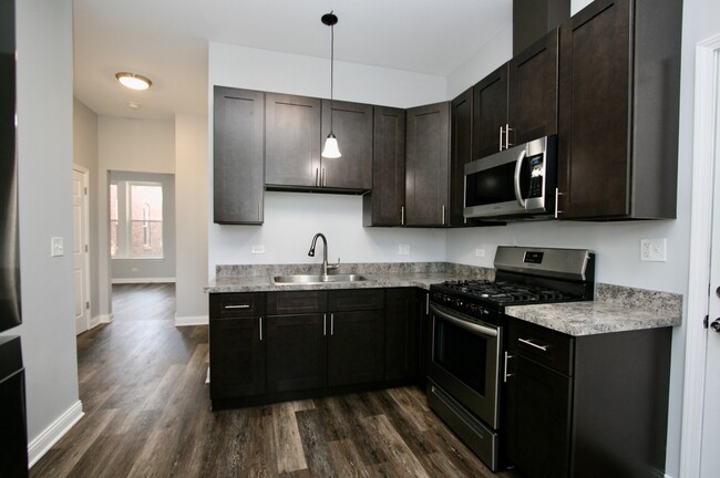 Building Photo - 6631 S Rhodes Ave