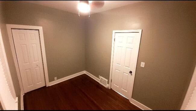Bdrm #1 - 4343 Grover Ave