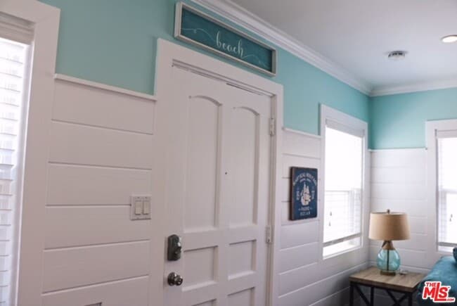 Foto del edificio - 12840 Walsh Ave