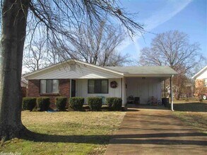 Building Photo - 107 Mary Ella Dr