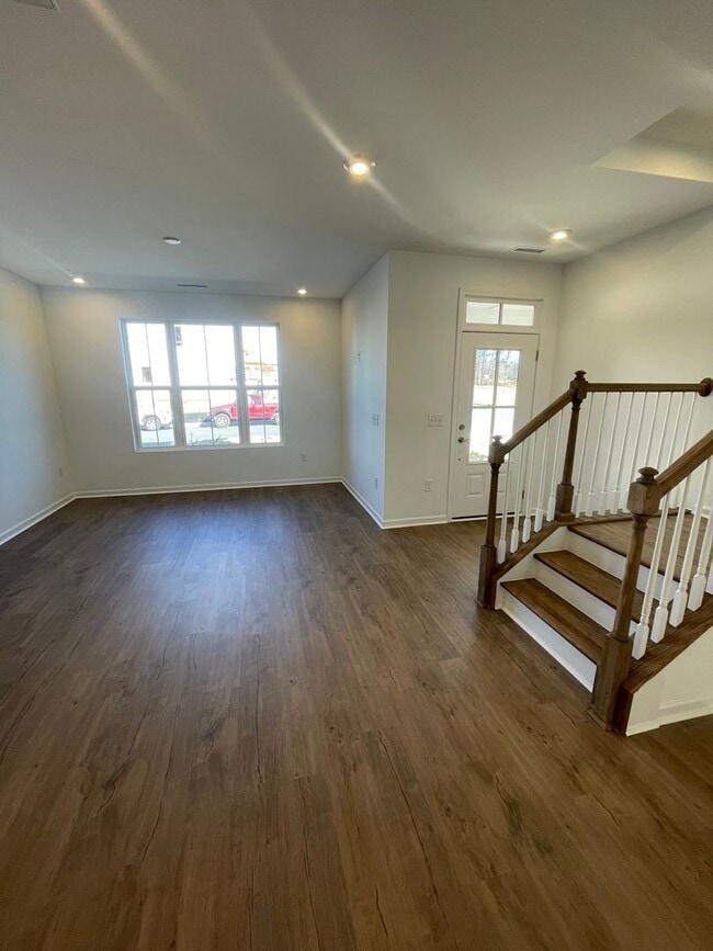 Building Photo - Charming 3 Bedroom Home Located In Wendell