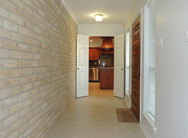 Foto del edificio - 14207 Woodnook Dr