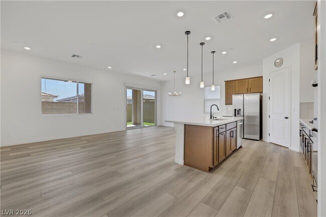 Building Photo - 1570 Rock Kestrel St