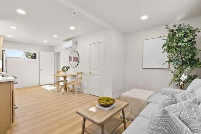 Building Photo - 6837 Celia Vista Dr