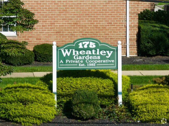 Jardines Wheatley - 175 Main Ave