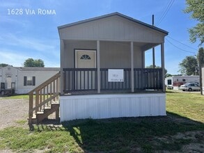 Building Photo - 1628 Via Roma Dr