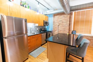 Building Photo - 420 S Clinton St
