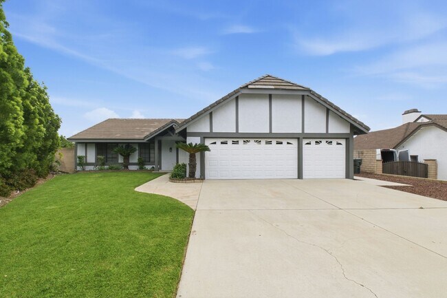 Foto del edificio - 5923 Burgundy Ave