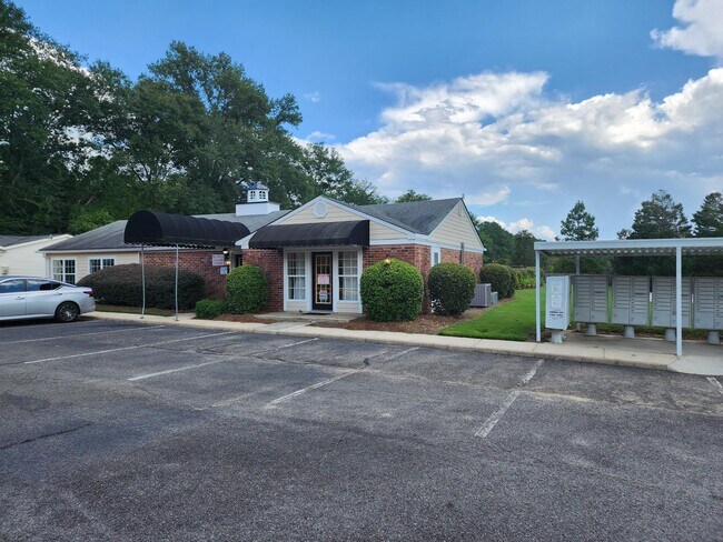Building Photo - 414 Berckmans Rd