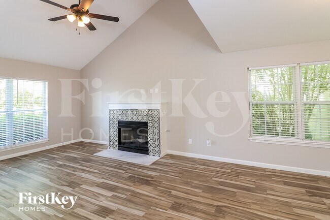 Foto del edificio - 306 Edge Hill Ct