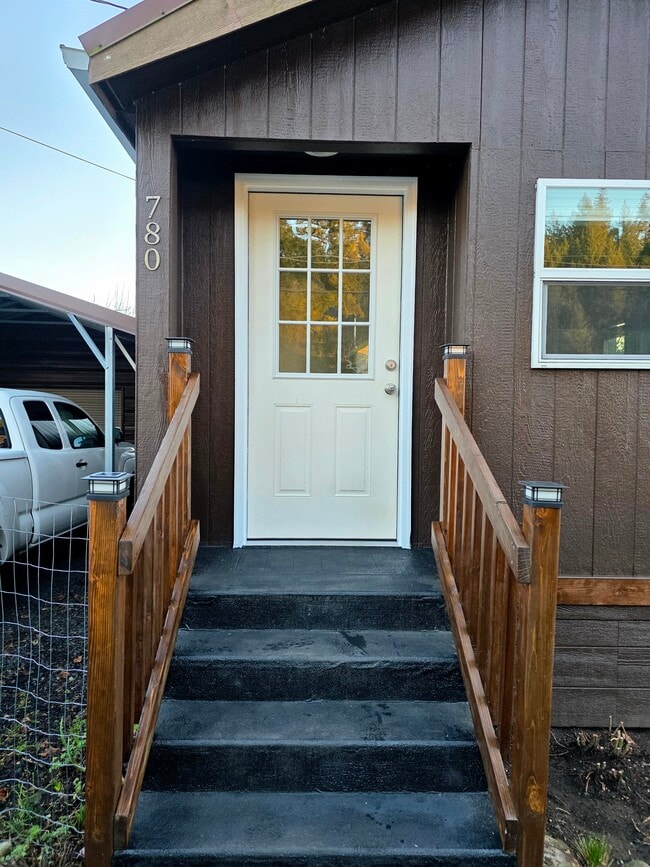 Foto del edificio - 780 NW Alder St