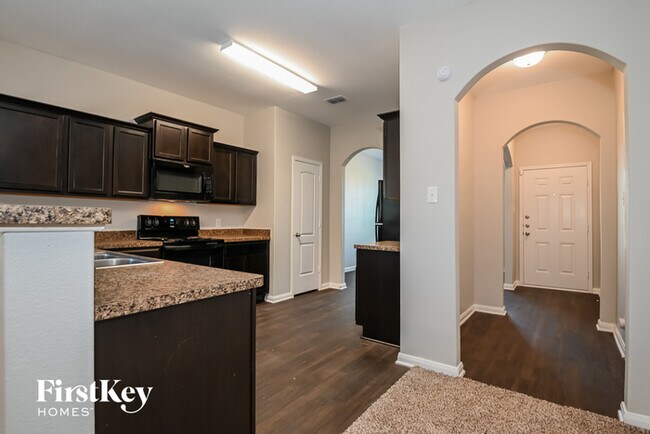 Foto del edificio - 14237 Stallion Ridge Dr