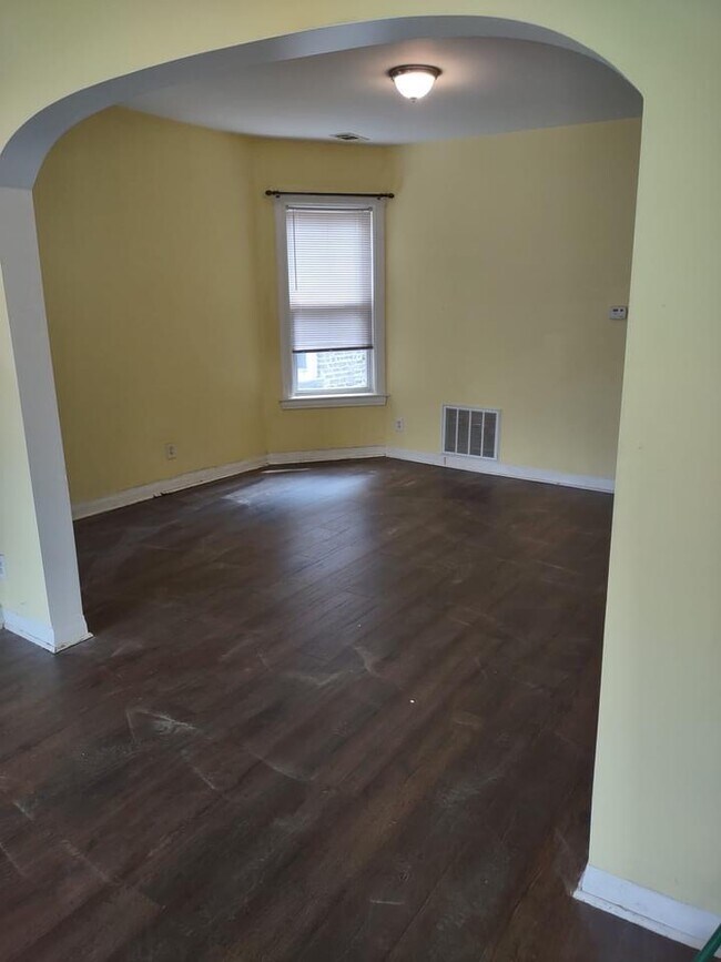 Building Photo - 4911 W Rice St