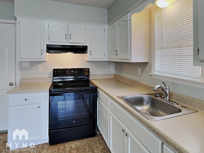 Building Photo - 5266 Rolling Ridge Cove