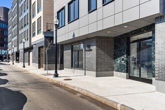 Building Photo - 16 Taber St
