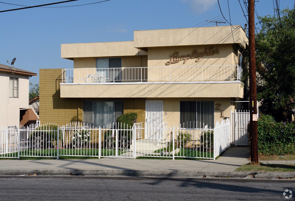 Building Photo - Lamplighter Apartments