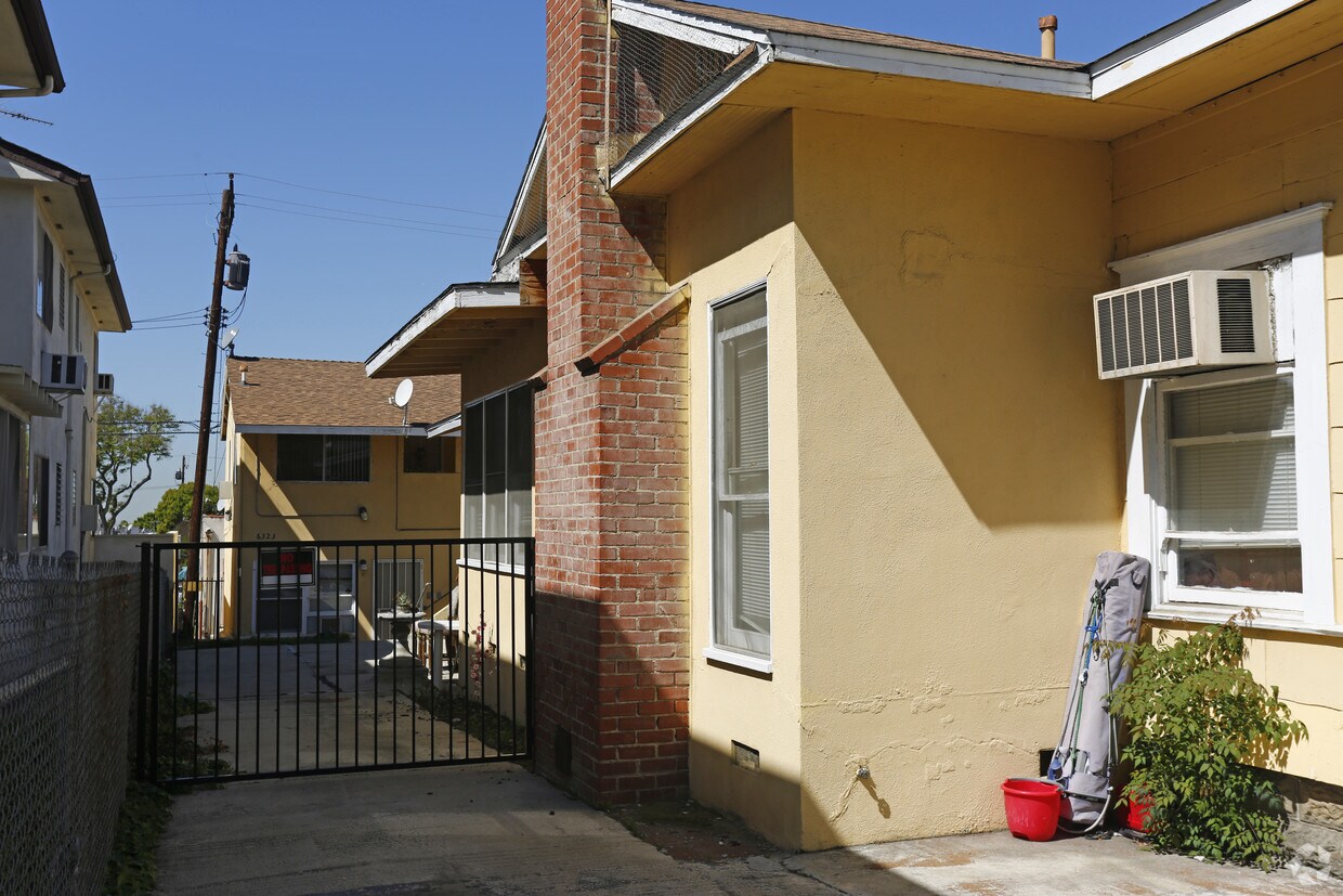 Building Photo - 6321-6325 Bright Ave