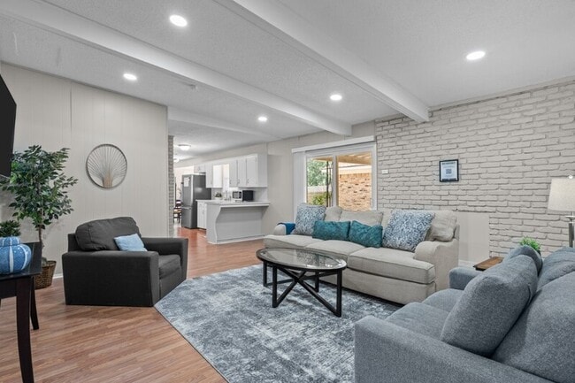 Building Photo - 6102 Wrigley Way