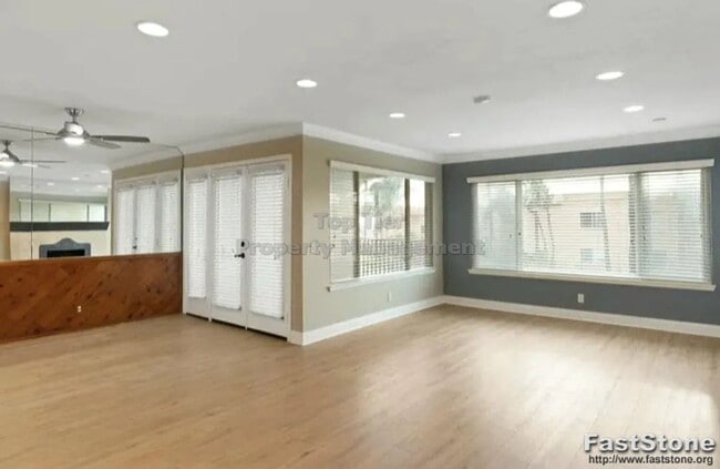 Building Photo - Available NOW! Luxury Oceanside Condo with...