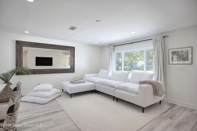 Foto del edificio - 1162 Samar Rd