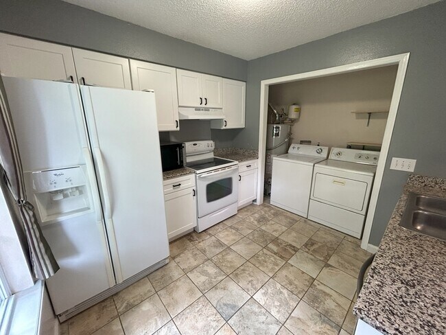 Building Photo - 279 Township Dr