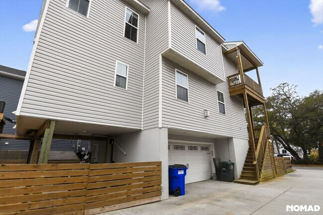 Building Photo - Spacious 5BR House in Norfolk