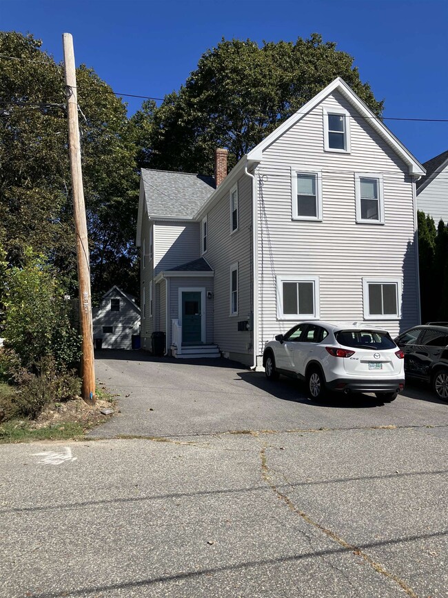 Building Photo - 145 Stark St