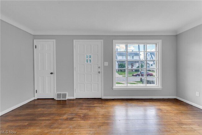 Foto del edificio - 10623 Wadsworth Ave
