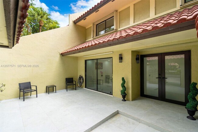 Foto del edificio - 3843 Alcantara Ave