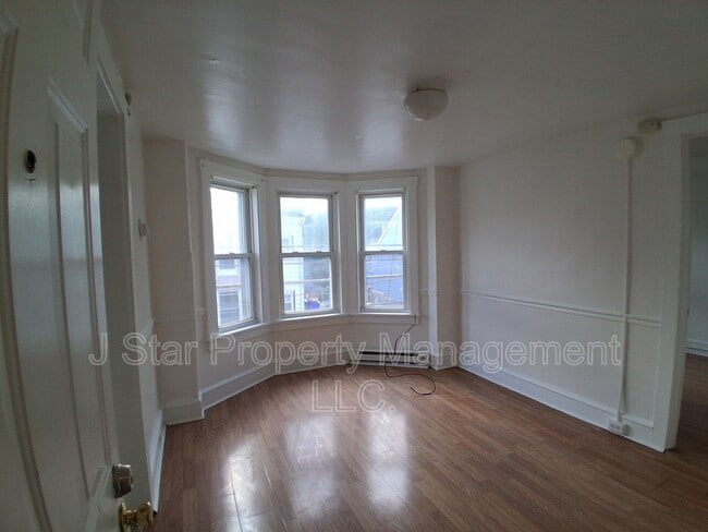 Building Photo - 531 Robeson St