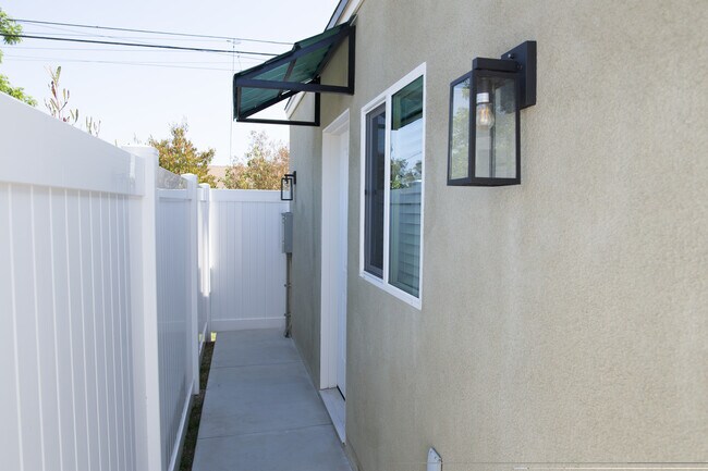 Foto del edificio - 15042 Cullen St