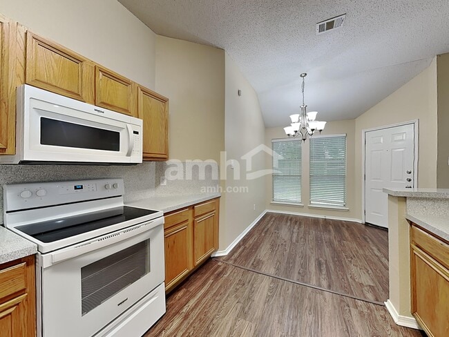 Building Photo - 223 Dartmouth Dr