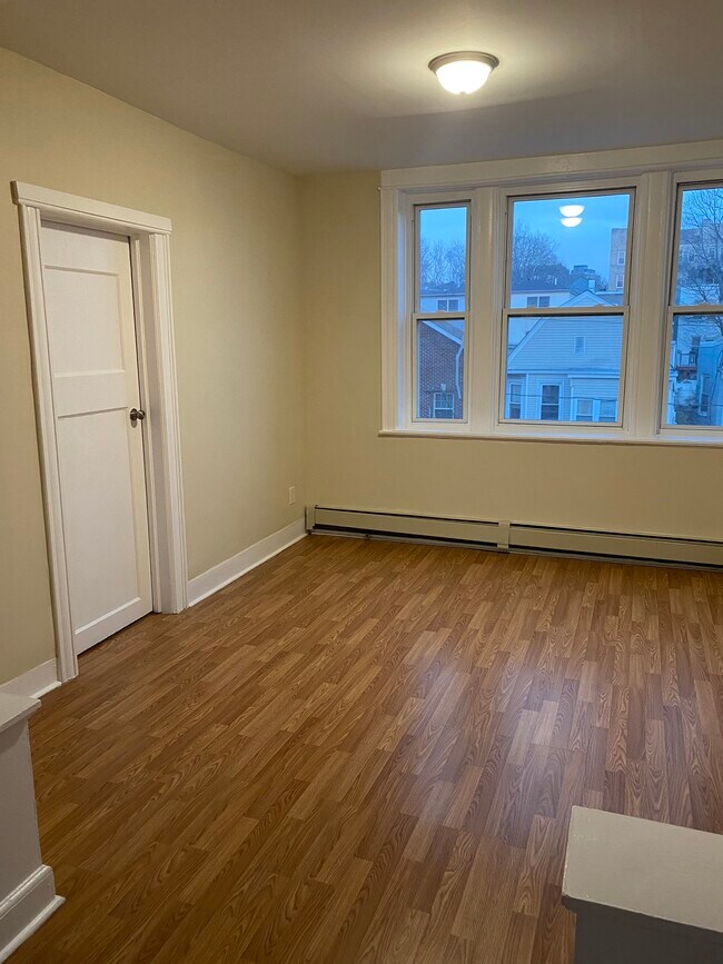 Building Photo - 25 Van Wagenen Ave