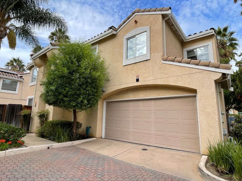 Primary Photo - 2575 Las Palmas Way