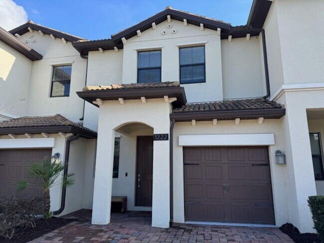 Foto del edificio - For Rent in ChampionsGate 3/2.5 Townhouse with Water View