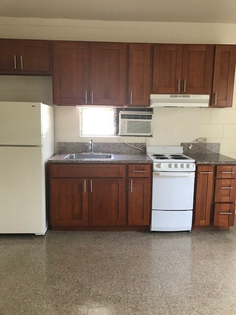 kitchen area - 3422 Waialae Ave