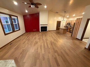 Building Photo - 11 Fieldcross Ln